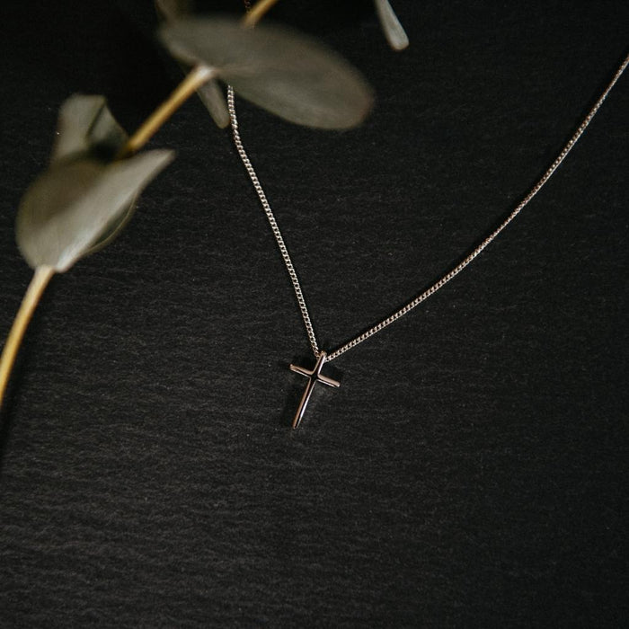 Minimalistische 925 zilveren kruisketting (inclusief sieradendoosje)