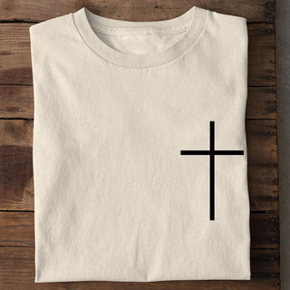 Kreuz Shirt minimalistic Detailansicht, Mountain Movers christliche Streetwear
