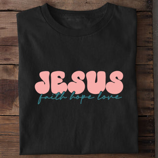 Jesus faith hope love Shirt Detailansicht, Mountain Movers christliche Streetwear