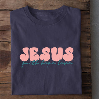 Jesus faith hope love Shirt Detailansicht, Mountain Movers christliche Streetwear