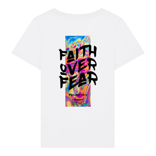 Faith over fear Streetwear Frauen T-Shirt BackPrint, christliche Streetwear von Mountain Movers