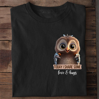 Share Love & Hugs Eule T-Shirt