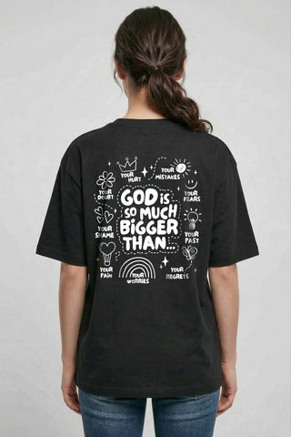 God is so much bigger Oversized Shirt BackPrint im Lifestyle Look, Mountain Movers DACH