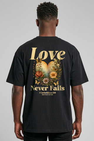 Love never Fails Oversize Shirt, christliche Streetwear von Mountain Movers