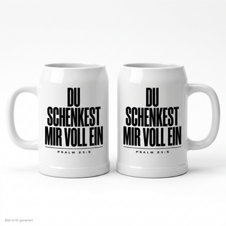 Bierkrug aus weißer Keramik mit Psalm 23:5 „Du schenkest mir voll ein", beidseitig bedruckt, 500 ml