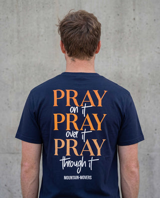 PRAY on it Shirt Backprint, christliche Streetwear von Mountain Movers