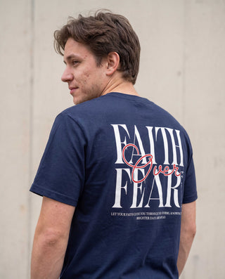 Faith Over Fear Minimalist Shirt Backprint, christliche Streetwear von Mountain Movers