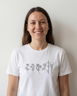 Flowers and Cross Shirt, christliche Streetwear von Mountain Movers