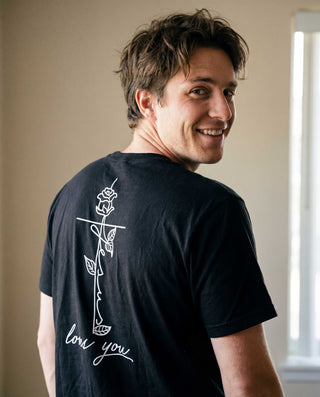 Jesus loves you Rose, christliche Streetwear von Mountain Movers