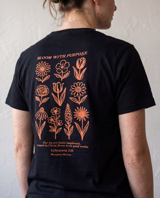 Bloom with Purpose Flower Shirt Front & Back, christliche Streetwear von Mountain Movers