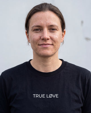 True Love minimalistic Shirt, christliche Streetwear von Mountain Movers