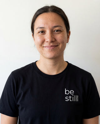 Be Still Psalm 46:11 Shirt, christliche Streetwear von Mountain Movers
