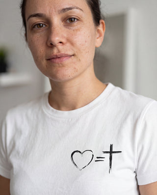 Love equals Cross T-Shirt schwarz, Mountain Movers christliche Streetwear