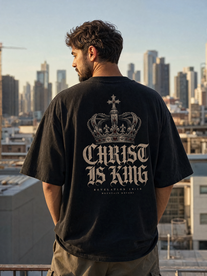 Christ is King Streetwear Oversize Shirt Backprint