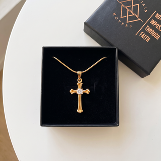 Ästhetische goldene Kette aus Edelstahl von Mountain Movers, minimalistisch