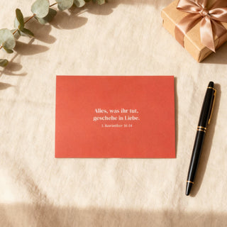 Alles geschehe in Liebe Postkarte