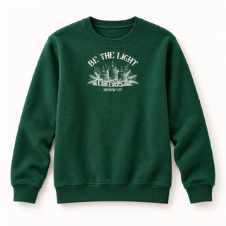 Be the Light Matthew 5:14 Christmas Sweatshirt Grün